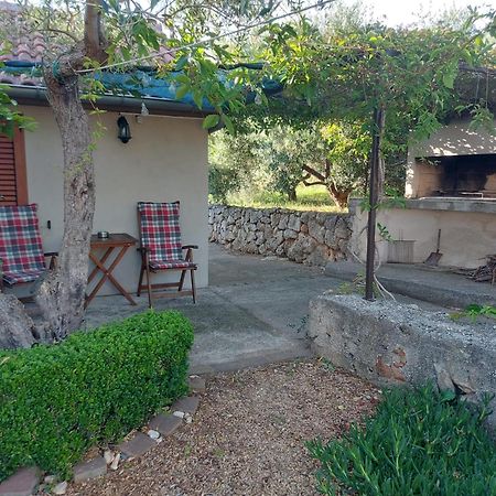 Apartmani Bugenvilija Brbinj Екстер'єр фото