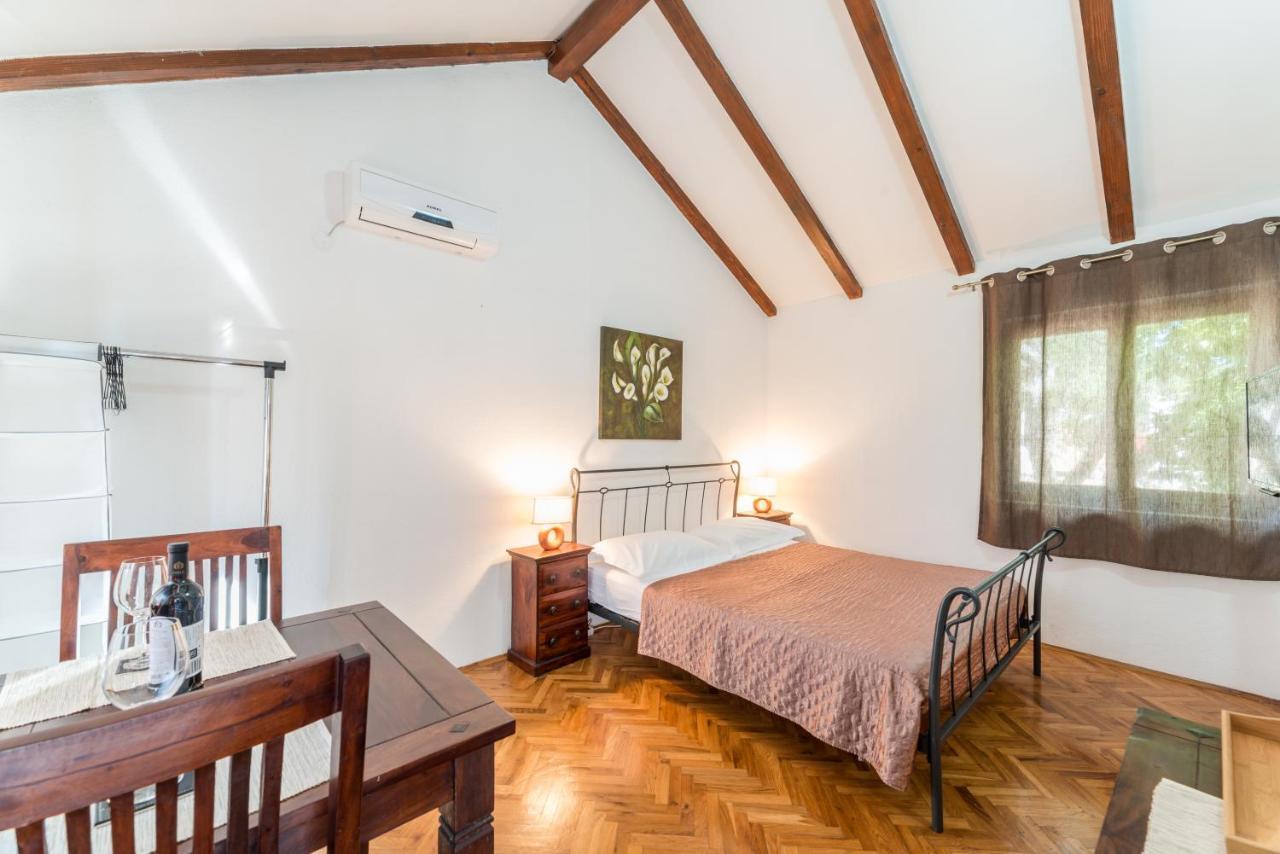 Apartmani Bugenvilija Brbinj Екстер'єр фото