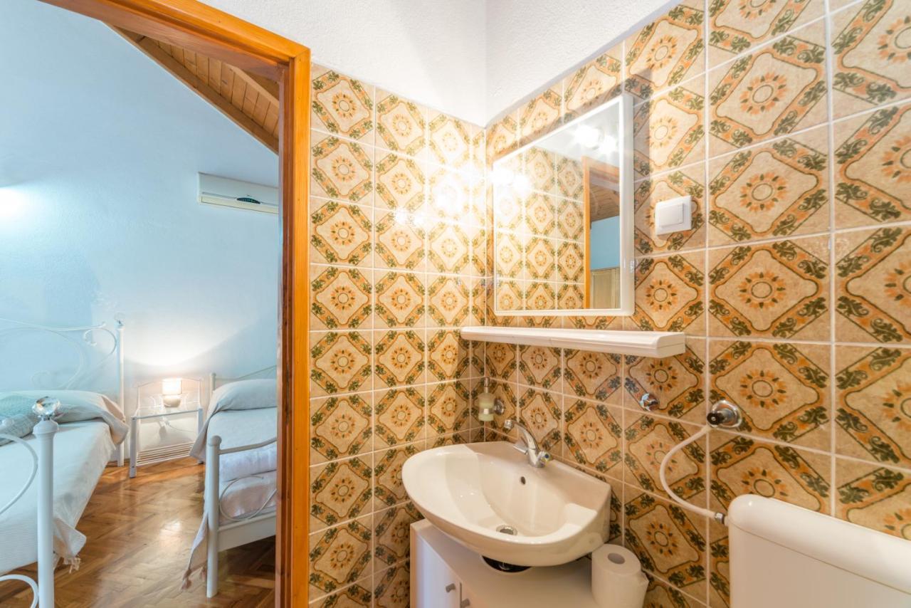 Apartmani Bugenvilija Brbinj Екстер'єр фото